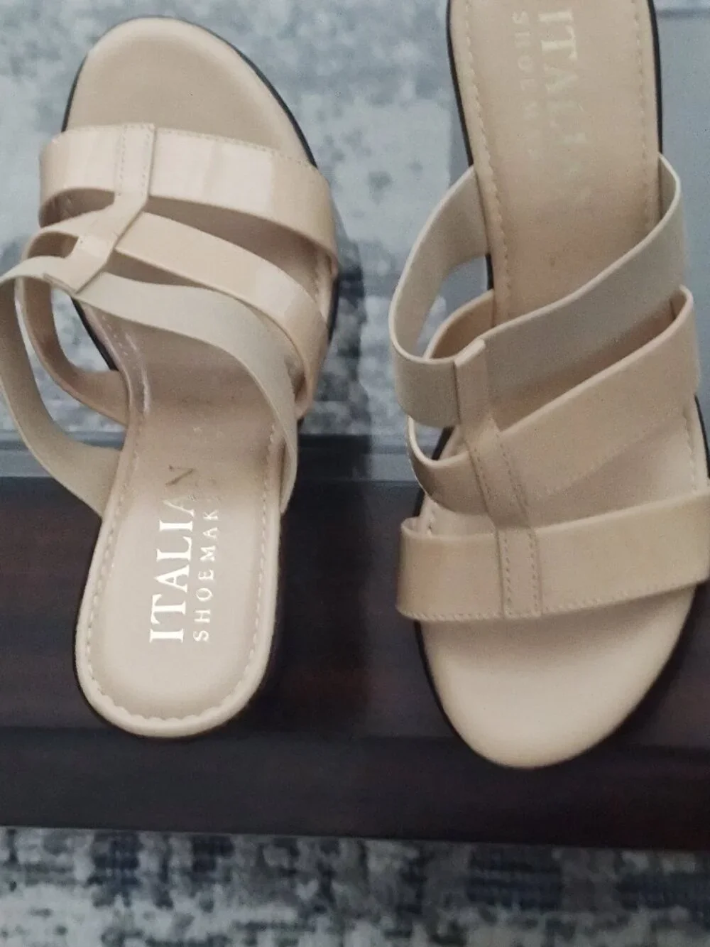 Italian Shoemaker Wedge Sandal Beige Size 7